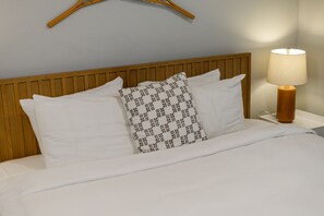 2 bedrooms, desk, iron/ironing board, free WiFi