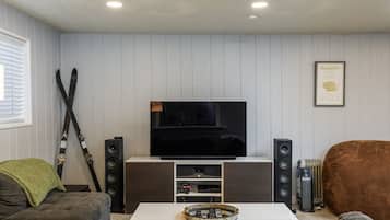 Smart TV, fireplace, video games