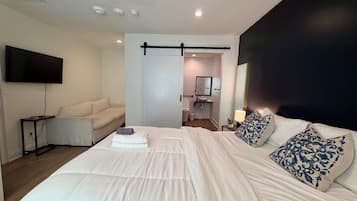 19 bedrooms, desk, iron/ironing board, free WiFi