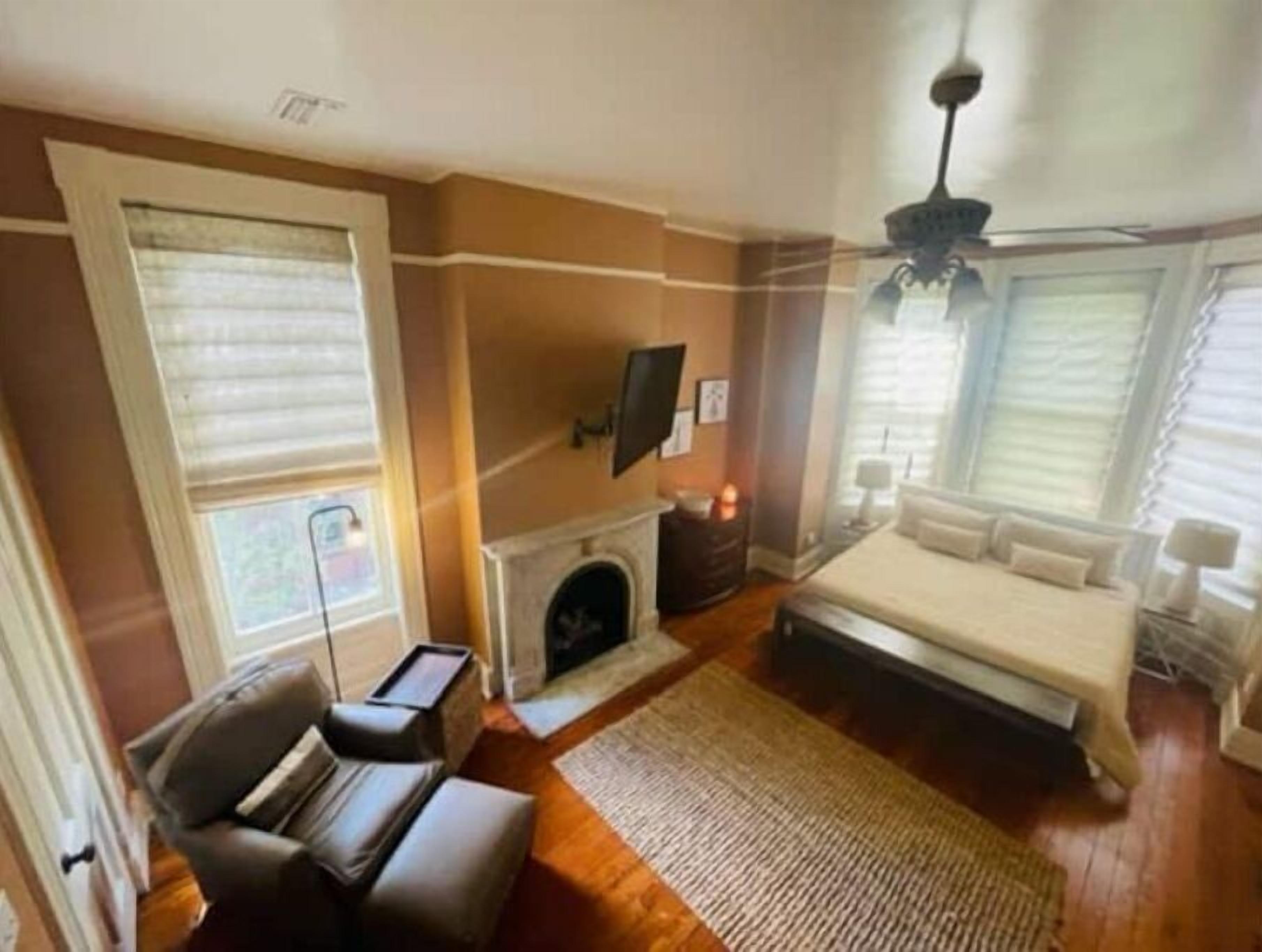 2 多间卧室、熨斗/熨衣板、免费 WiFi、床单