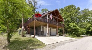 Exterior - Lake House Retreat - Private Hot Tub! (Lampe)