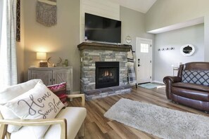 TV, fireplace