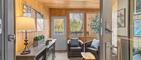 Peaceful townhome in sought-after Stowe location (8055)