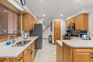 Peaceful townhome in sought-after Stowe location (8050)