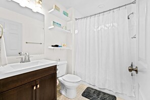 Hair dryer, towels - Mexico Beach | 2-Min Walk | Pet OK | Gulf View (Mexico Beach)