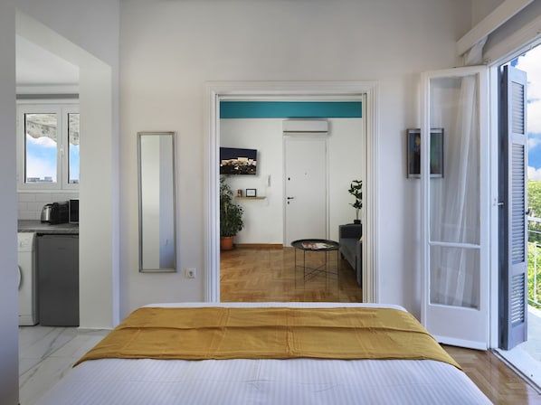 1 quarto, cofres nos quartos, ferros/tábuas de passar roupa
