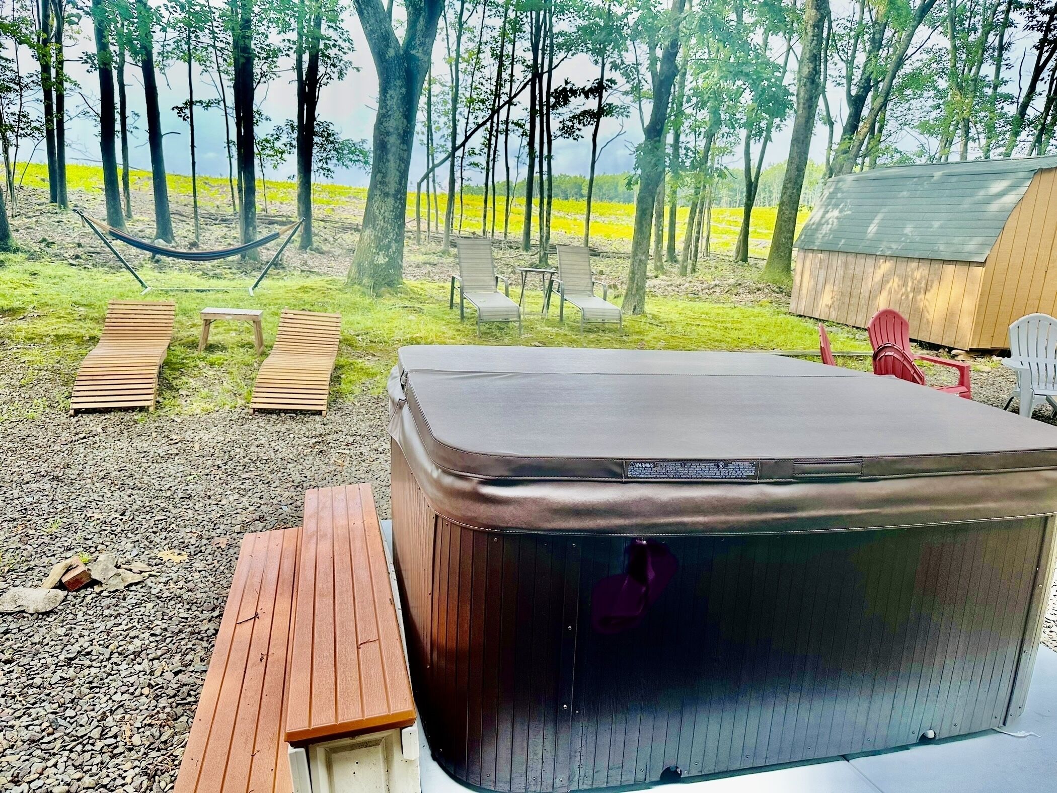 Outdoor spa tub