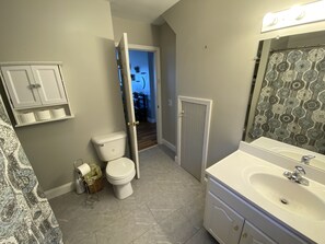 Hair dryer, towels, soap, shampoo - Elevated Ocean view of Harbor, walk to village, pet friendly, deck, wifi and AC. (Southwest Harbor)