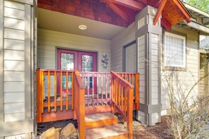 Exterior detail - Pool & Hot Tub Access! Running Y Retreat w/ Deck (Klamath Falls)