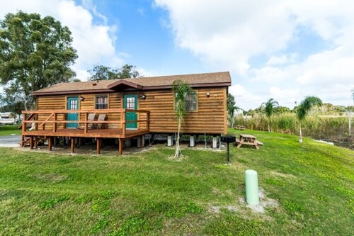 Lakefront Cabin #410, 10mins to Beach/Dog Friendly/Prime Location/BOOK TODAY