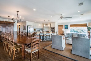 Interior - The Star of the West Ocean Front (Folly Beach)