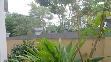 Standard Double Room, 1 Double Bed, Non Smoking, Private Bathroom | Garden view