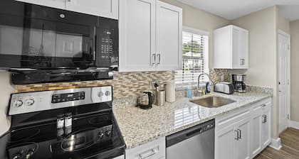 Cozy Townhome| Moffitt| Pool| Gym| Fast WiFi| 2B2B