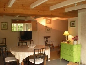 Dining - Ronsard - Bonnes - Gîte (BONNES)