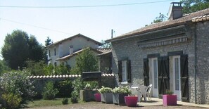 Exterior - La Maison de Rolland (SAINT-MARTIN-L'ARS)