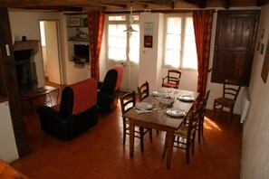 Dining - Gîtes de La Gartempe : Saint-rémy (LATHUS-SAINT-REMY)