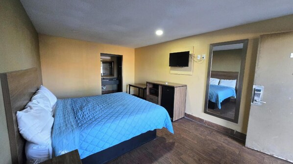 1 bedroom, desk, iron/ironing board, free WiFi