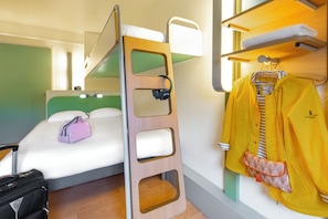 Triple Room, 1 Double Bed | Bathroom