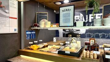 Desayuno buffet todos los días (con cargo)