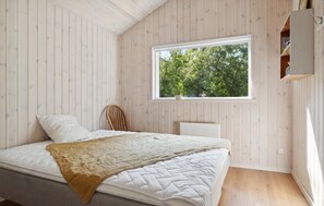 3 bedrooms, travel cot, free WiFi