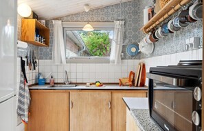 Réfrigérateur, plaque de cuisson, cafetière/bouilloire