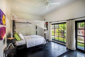 4 chambres, fer et planche à repasser, Wi-Fi gratuit, draps fournis