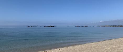 Una playa cerca