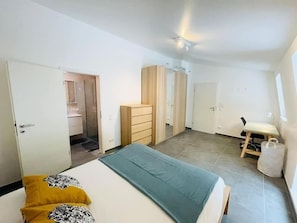 3 bedrooms, desk, free WiFi - Penthouse 3 Bedrooms- Garden in Center (Luxembourg City)