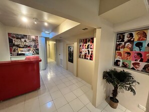 Economy Twin Room | Living area