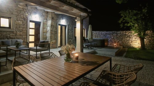 Cool traditional villa in Central Istria with jacuzzi
