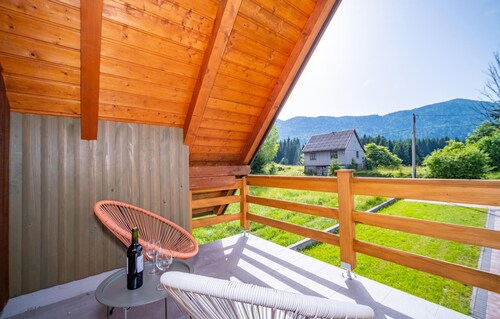 Gorgeous home in Jasenak with WiFi