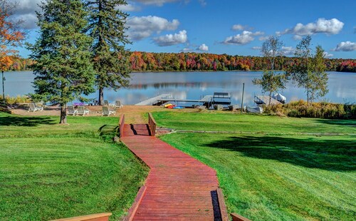 Lake Access Condo in Eagle River w/ complimentary kayaks, canoes, and row boats.