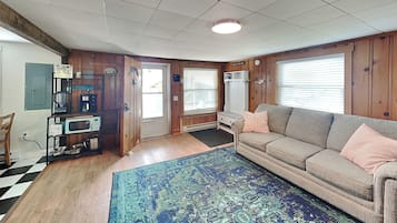 House (2 Bedrooms) | Property amenity