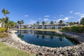 Property grounds - Luxury Naples Golf Condo (Naples)