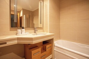 Badewanne, Haartrockner