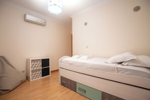 2 Schlafzimmer, Bügeleisen/Bügelbrett, Internetzugang, Bettwäsche