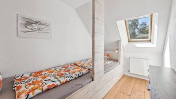 2 bedrooms, free WiFi, bed sheets