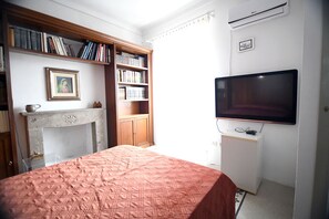 Classic Room | Free WiFi - Domo Peonia Bianca (Nuoro)