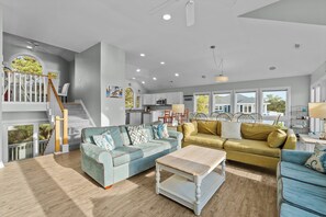 Fernseher, Bücher, Stereoanlage