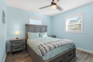 3 bedrooms, desk, iron/ironing board, free WiFi