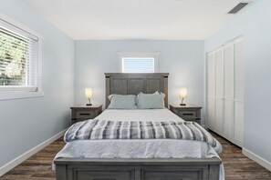 3 bedrooms, desk, iron/ironing board, free WiFi