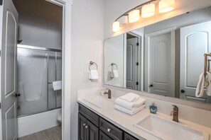 House (5 Bedrooms) | Property amenity - Biltmore Chalet by Taylor Made Deep Creek (McHenry)