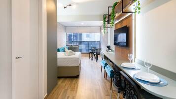 Studio ByWay 23B | Truy cập Internet không dây miễn phí, bộ trải giường