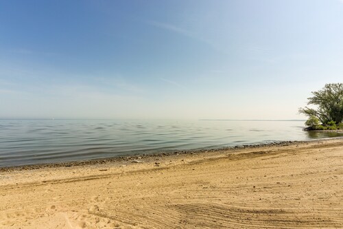 Dog-Friendly Port Clinton Home: Walk to Lake Erie!