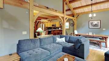House (4 Bedrooms) | Front of property