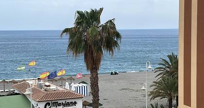 Precioso Piso Recién Reformado Todo a Estrenar en Primera Línea de Playa