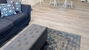 TV, offices - Relax Here! Nashville's Northern Retreat (Gallatin)