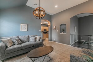 Living area - Corinth Cozy Escape: 3BR Delight (Corinth)