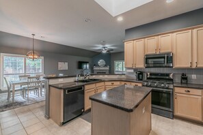 Private kitchen - Corinth Cozy Escape: 3BR Delight (Corinth)