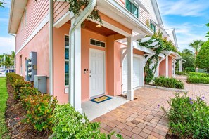 Exterior detail - ⛵️Cape Crossing Resort 🚀🚢 🐠⛱️ (Merritt Island)